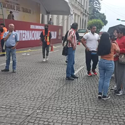 Jubilados y pensionados bloquean la avenida Enríquez en protesta porque el IPE no pagó sus pensiones