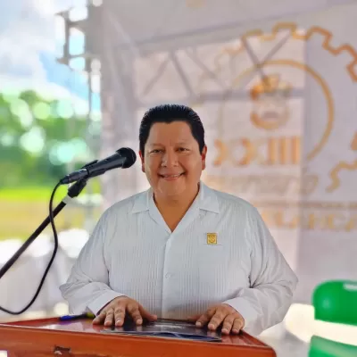 Hasta el último minuto de su gestión en el Tecnológico de Xalapa, Omar Sandoval articuló estrategias para beneficiar a sus allegados